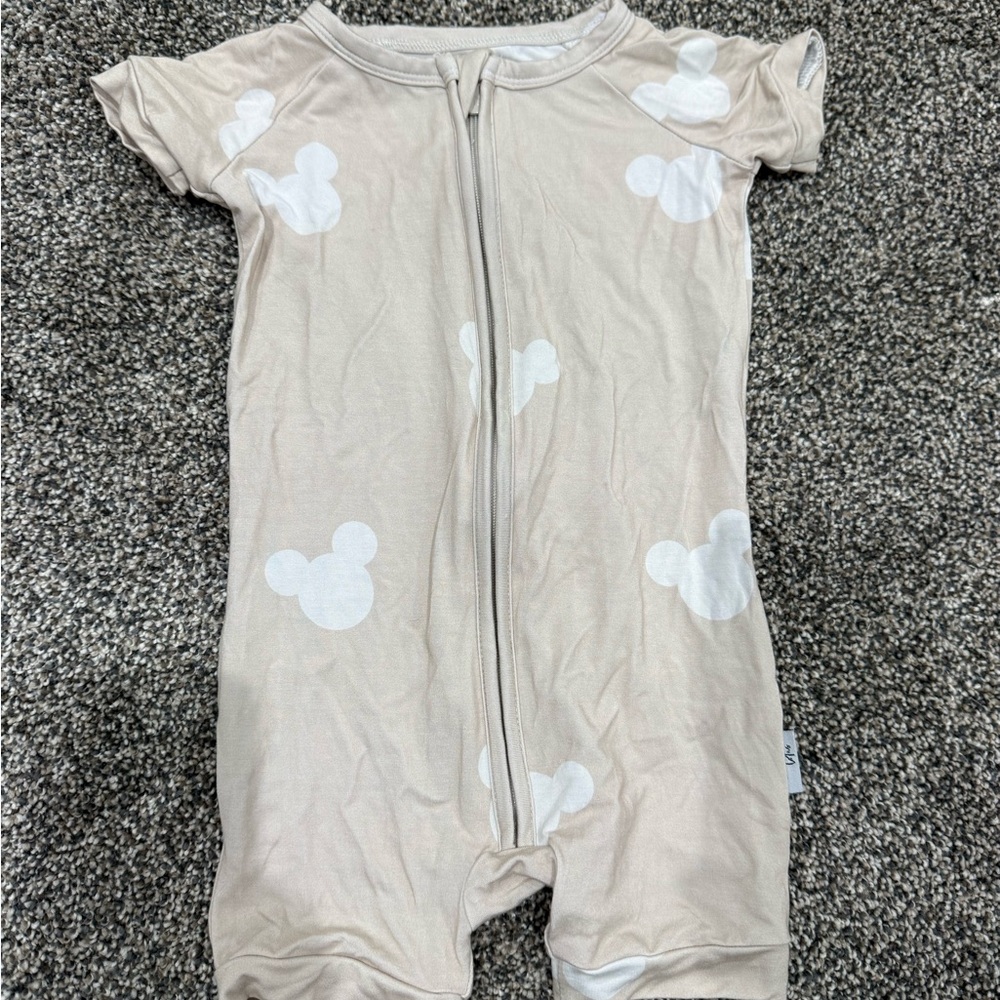 Kyte BABY Beige Bodysuit with White Patterns